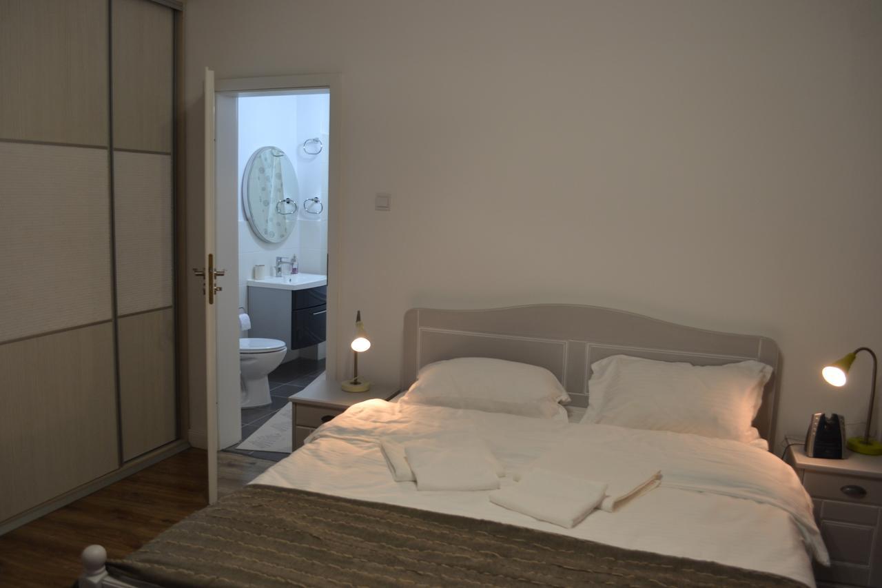 Victoria Plaza Two Bdr Apt Apartment Bucharest Exterior photo